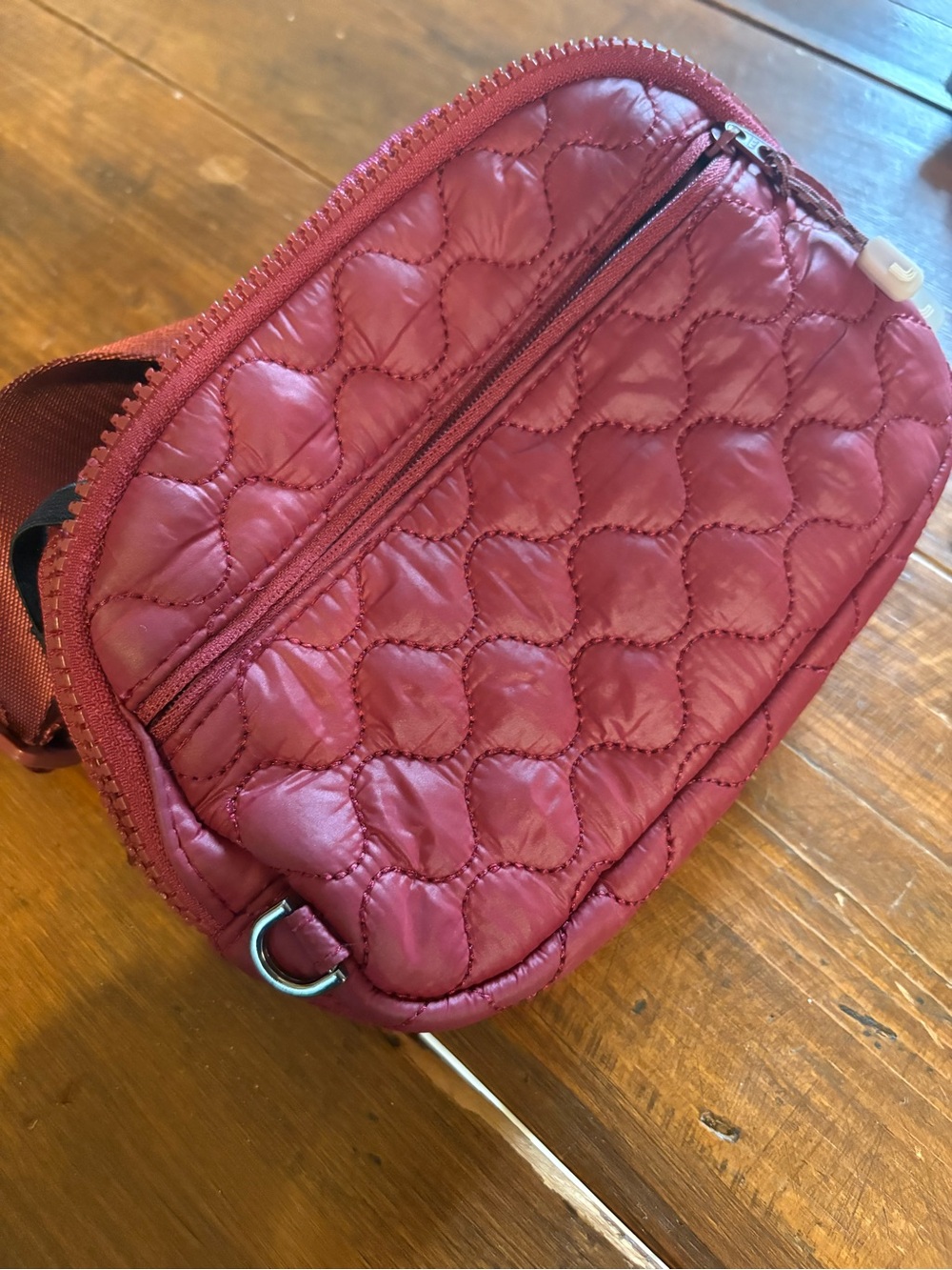 Lole Quilted Heart-Pattern Crossbody Bag - Burgundy